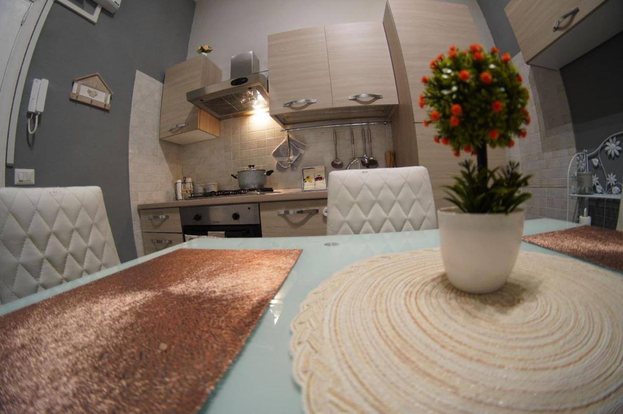 Lilly'S House Apartment Castellammare di Stabia Exterior foto