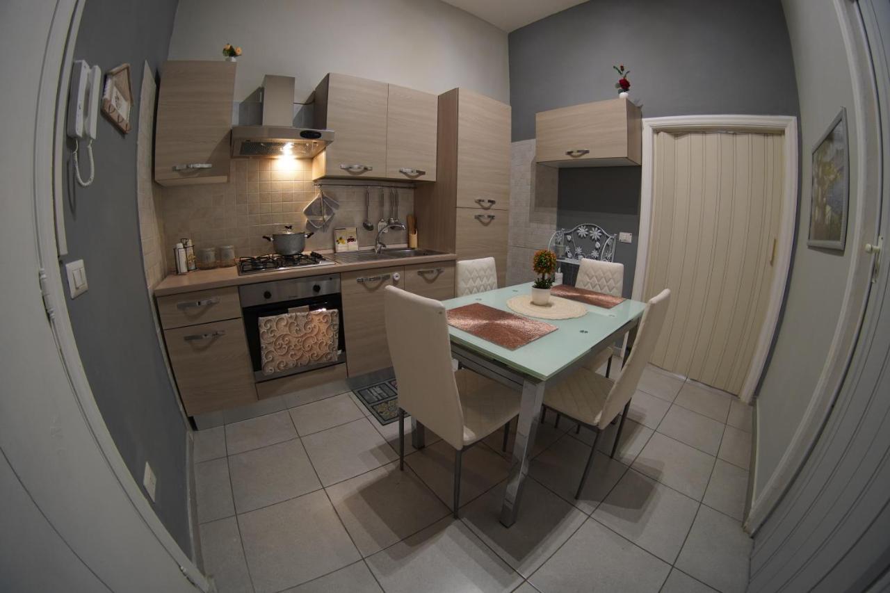 Lilly'S House Apartment Castellammare di Stabia Exterior foto